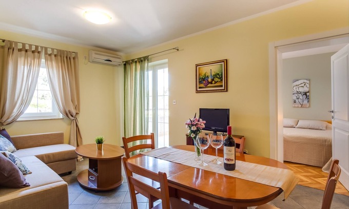 Cove Murtar Apartment | Two bedroom apartment with terrace and sea view Mali Lošinj, Lošinj (A-2505-c)