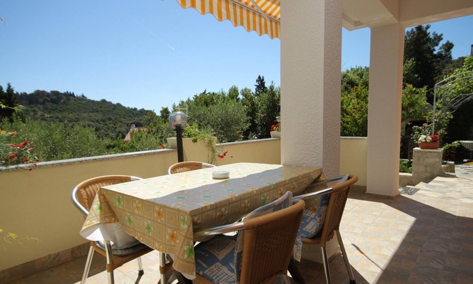 Cove Murtar Apartment | Two bedroom apartment with terrace and sea view Mali Lošinj, Lošinj (A-7879-d)