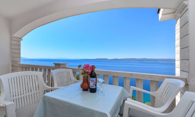 Pisak Apartment | Two bedroom apartment with terrace and sea view Pisak, Omiš (A-10323-c)