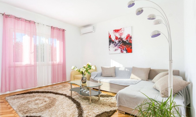Mejasi Apartment | Two bedroom apartment with terrace Split (A-22101-a)