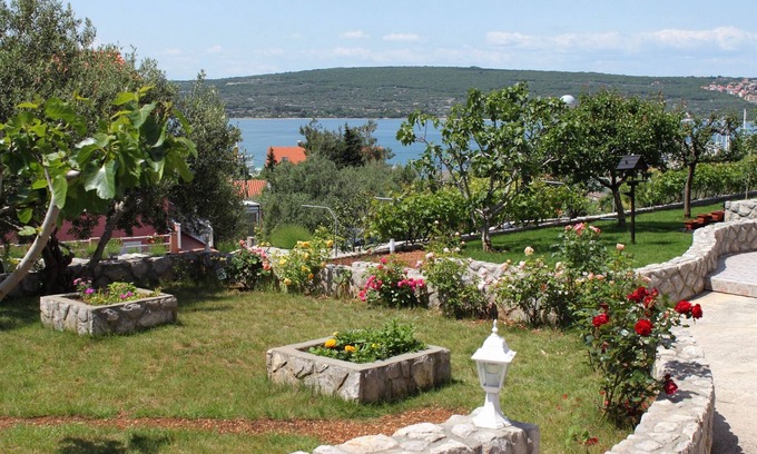 Punat Apartment | Two bedroom apartment with terrace and sea view Punat, Krk (A-5343-c)