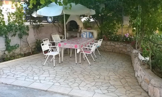 Barbat na Rabu Apartment | Two bedroom apartment with balcony Barbat, Rab (A-17620-a)