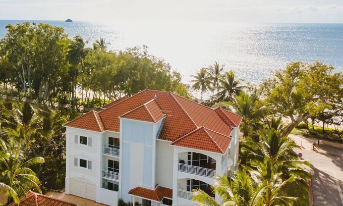 Clifton Beach Apartment | Two Bedroom Luxury Suite with spectacular beachfront views from your own terrace
