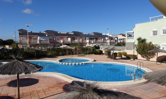 Gran Alacant House | Two bedroom, Three bathroom townhouse, wifi, aircon and sat tv, communal pool