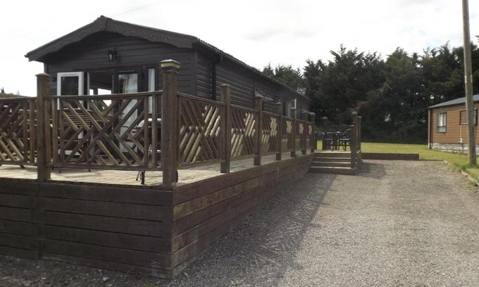 Offenham House | Two bedroom timber lodge Avonvale Holiday Lodges