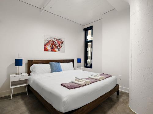 Warehouse District Apartment | TWO CozySuites NLG - Modern condo 01 and 11