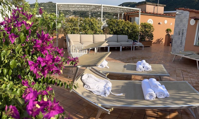 Sant'Agnello House | Two Double rooms with private bathrooms and an equipped roof terrace.