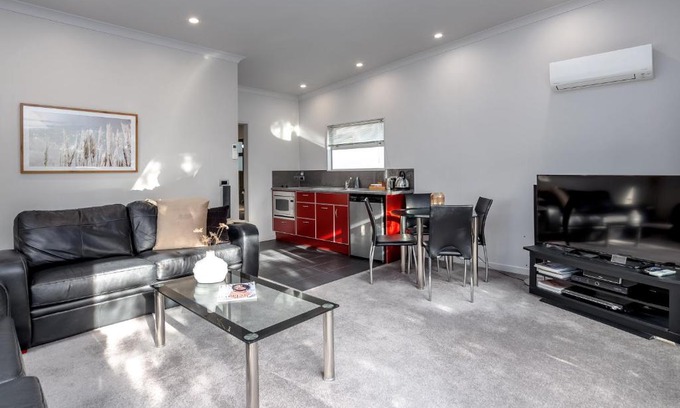 Martinborough Villa | TWO FOUR COLOGNE