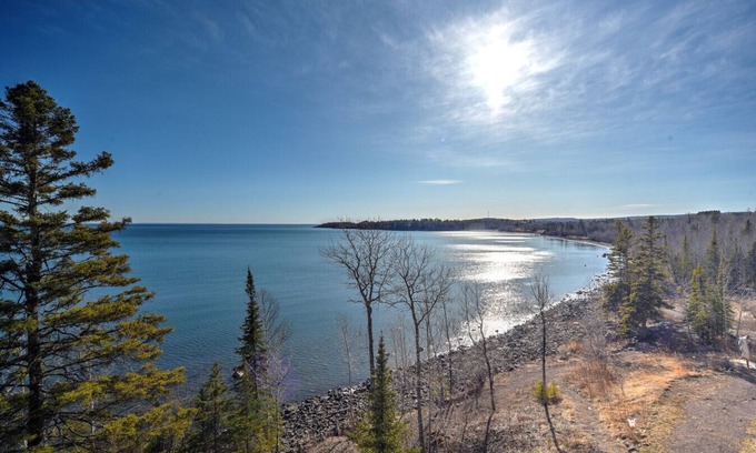 Two Harbors Condo | Two Harbors Lakefront 2BR | Pool | Hot Tub & Sauna | Pet Friendly | EV Charger