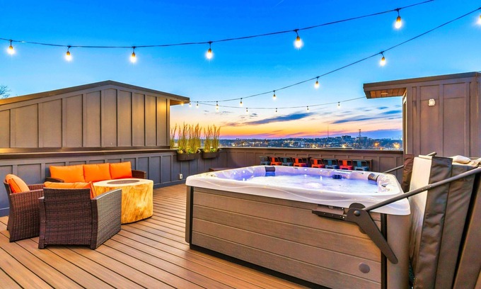 Hurwood Heights House | Two Homes Hot Tub Rooftop Deck in Nashville