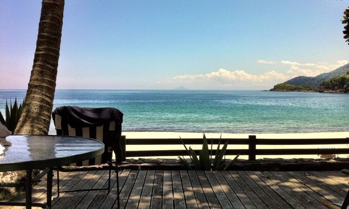 Toque Toque House | Two lots! Privacy and foot in the sand on the North Coast of São Paulo