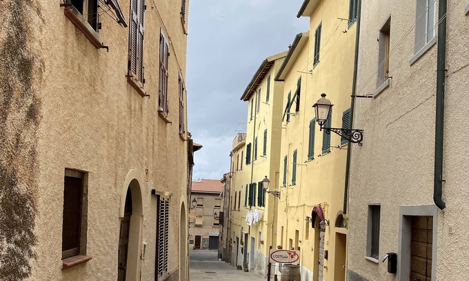 Piombino Apartment | Two-room apartment in the historic center.