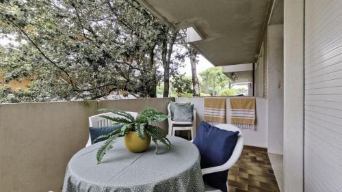 Bibione Pineda Apartment | Two-room flat with swimming pool near the sea