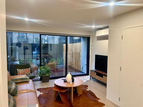 Christchurch City Centre Apartment | Two Units - 4 Bedrooms - 4 Bathrooms