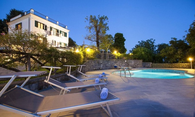 Sant'Agata sui Due Golfi Villa | Two villas on the same estate