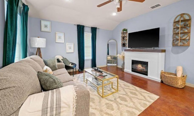 Tyler House | Tyler Medical District Oasis