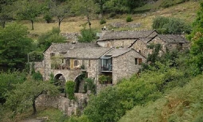 Pied-de-Borne House | Typical Cévenol farmhouse, tastefully restored and very comfortable. classification 3 *