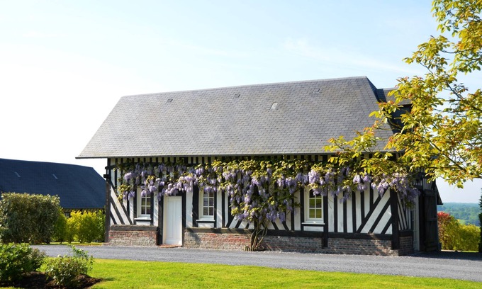 Les Authieux-sur-Calonne Cottage | Typical Norman restaured house with panoramic views and big garden