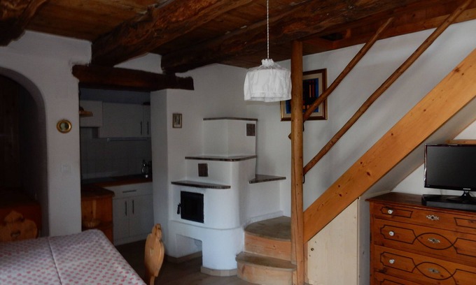 Sarentino Cabin | Typical South Tyrolean vacation cottage with garden and terrace