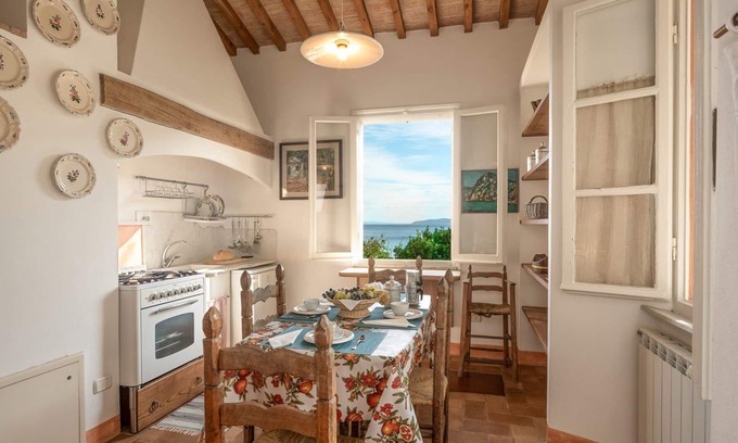 Portoferraio House | Typical Tuscan’s Isola d’Elba atmosphere, mansion near Portoferraio