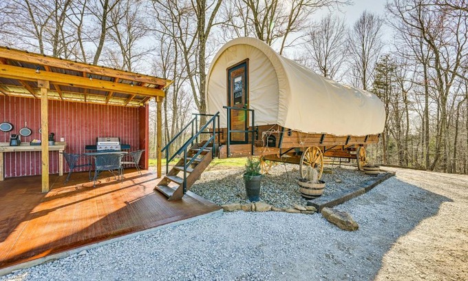 Lindseyville Other | Ultimate Covered Wagon Pioneers Paradise