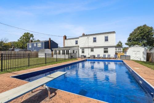 Parma House | Ultimate Group Escape Heated Pool - 12 Guests