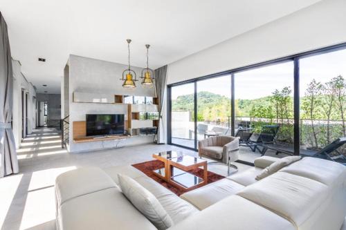 Chalong Villa | Ultra Modern Sea View Huge Pool Villa V167