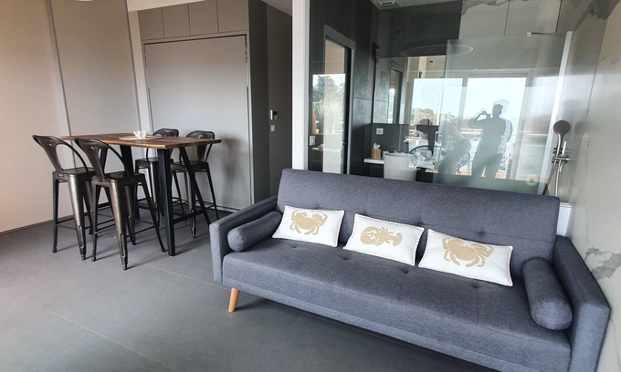 Le Trayas Apartment | Un Balcon sur la mer