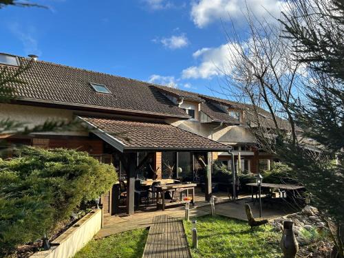 Bourg-de-Sirod Apartment | Un nid de verdure 1 ch