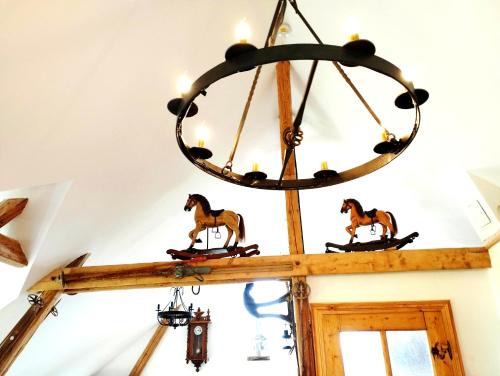 Sankt Andreasberg Bed & Breakfast | Unik Villa Brunnen Blick mit offenem Dachstuhl