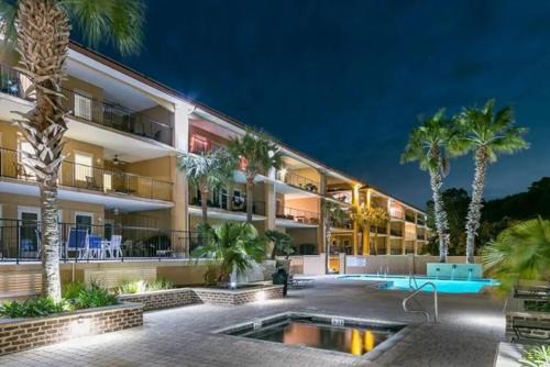 Tybee Island House | Unique 3BR, 1 of 5 Condos w/Huge Poolside Patio, Steps to Beach & Pier, Gated