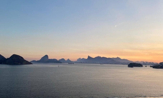 Icarai Apartment | Unique apartment with a privileged view. In front of the beach!