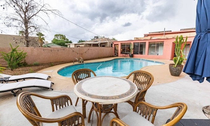 Blenman-Elm House | Unique Casa w/Private Pool | Near UofA & Shopping