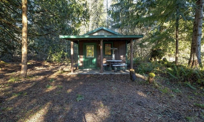 Maple Falls House | Unique Glamping Experience, Great Views, Pets OK