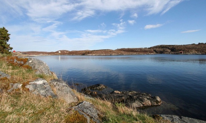 Dyrvik House | Unique location, very close to the sea.