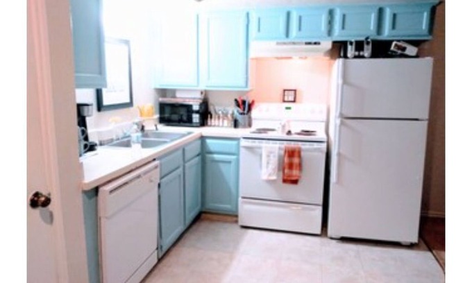 Garland Apartment | Unique loft apartment 20 min from downtown Dallas. Shopping & eating 2 min away.