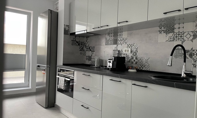 Militari Condo | Unique Penthouse Lakeview W19