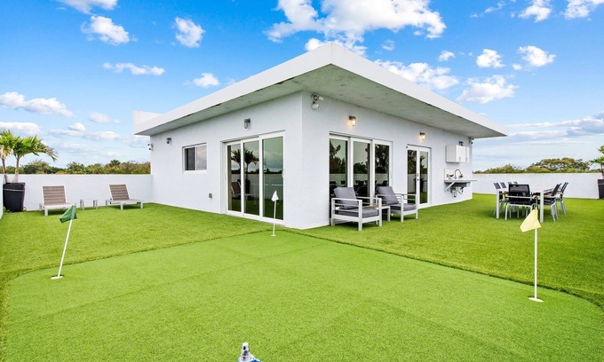 Deerfield Beach Apartment | Unique Retreat - Unit C: Charming 2nd-Floor Escape