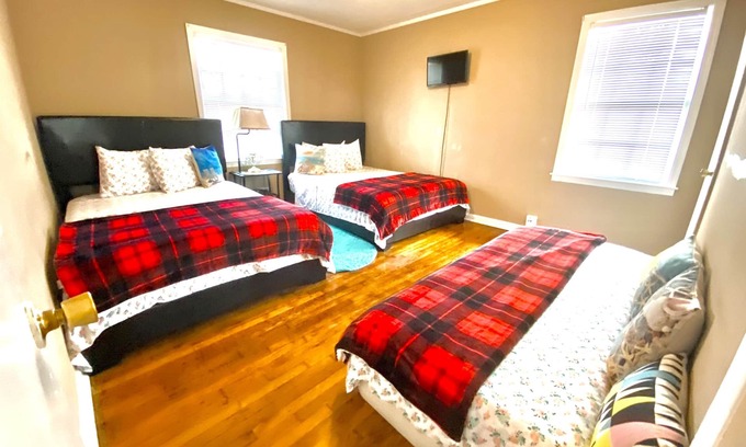 Stockbridge House | 🔺Unique Space 🔺Awesome-3BR/1.5BT/Fenced/5*Clean/Private/Safe/WiFi-TV🔺@S-ALT