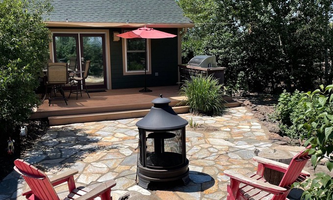 Alfalfa House | Unique Stay on a Working Bison and Yak Ranch