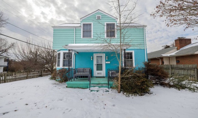 Venable House | Unique & Walkable 3-BR - 2 Offices & Fenced Yard