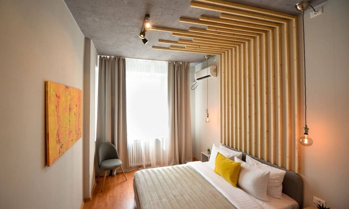 Bucharest City-Centre Apartment | Unirii Square Cozy 4BR-Apt: Modern Urban Living