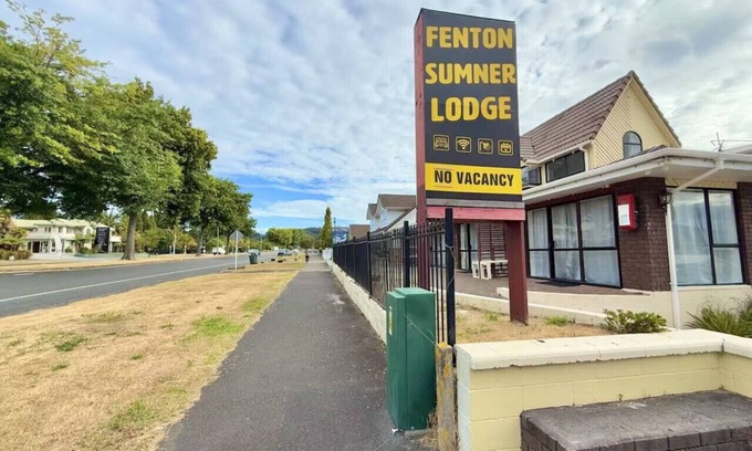 Rotorua Hotel | Unit 4,Fenton Summer Lodge