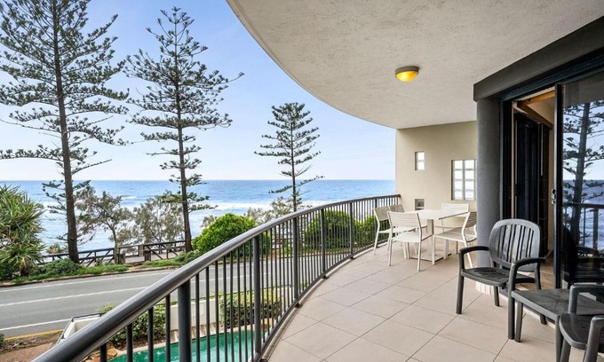 Coolum Beach Apartment | Unit 4 The Rocks