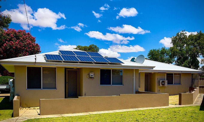 Kulin Apartment | Unit B, Kulin Erindale Units Accommodation
