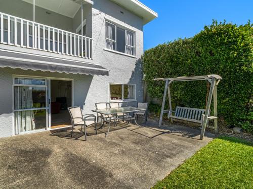 Tindalls Beach Apartment | Unwind at Tindalls Bay - Whangaparaoa Apartment
