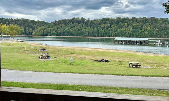 Albany Cabin | Unwind in Albany, Kentucky at this charming 3 BEDROOM cabin on the water.