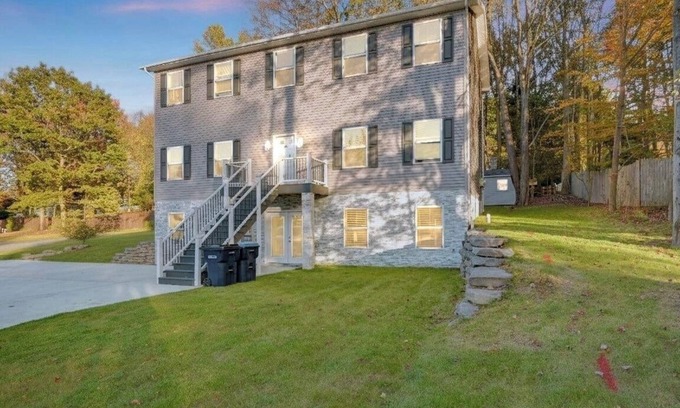 Gouldsboro House | "Unwind in Style:Book Your Luxurious Poconos Retreat for an Unforgettable Escape