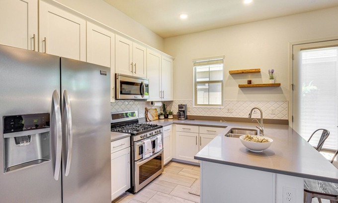 Chandler Apartment | Updated Apt: 6 Mi to Dtwn Chandler!