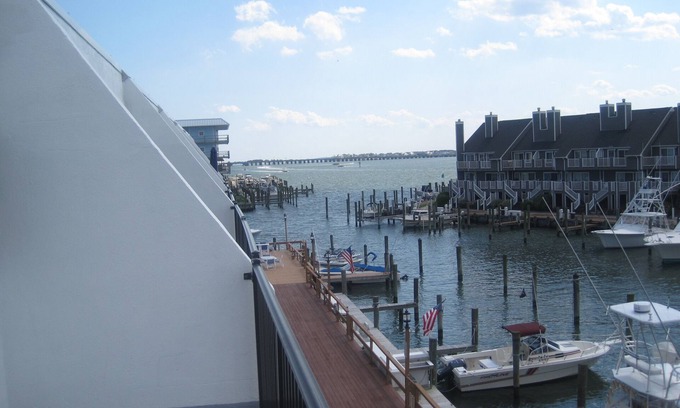 Ocean City Condo | UPDATED! Bayside 2bd/2ba Condo. Boat slip avail. Near Harbor Island.